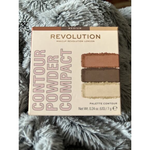 Makeup Revolution Face Powder Contour Compact - Medium - Picture 1 of 2